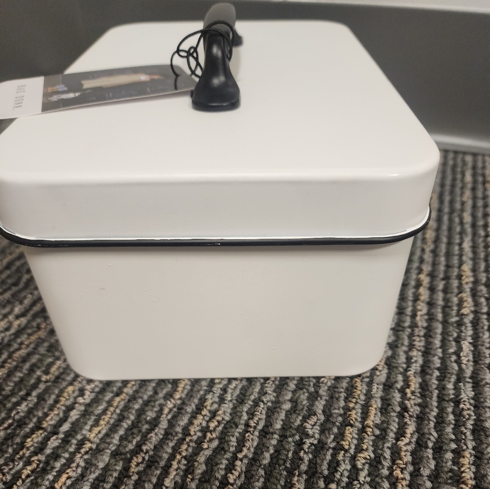 Rae Dunn Dryer Sheets Storage Box with Lid - Picture 4 of 9
